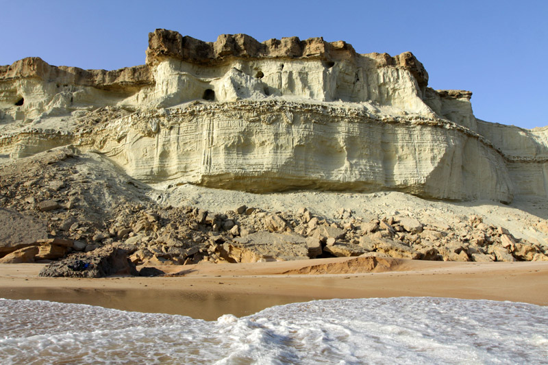 ساحل صخره ای چابهار