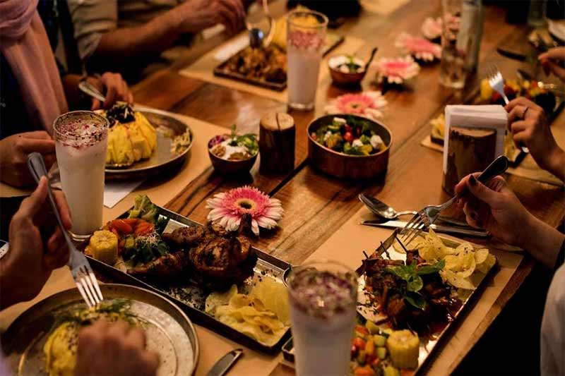 غذاهای ایرانی در رستوران فارسی
